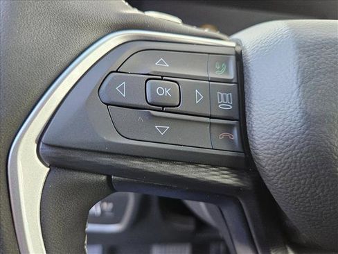 New 2025 Jeep Grand Cherokee Altitude image 13