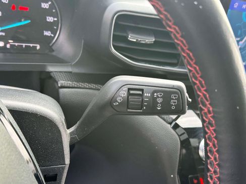 Used 2022 Ford Explorer ST-Line w/ Class IV Trailer Tow Package image 25