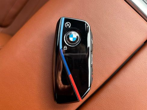 Used 2025 BMW X7 M60i AWD/4WD image 42