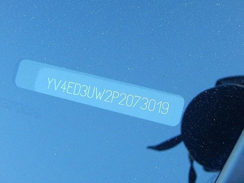 Certified 2023 Volvo XC40 Recharge Plus w/ Protection Package Premier image 30