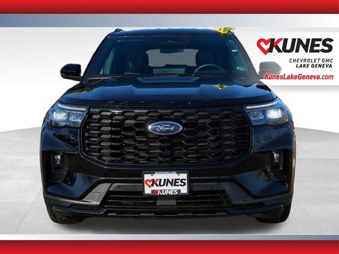 Used 2025 Ford Explorer ST-Line AWD/4WD image 4