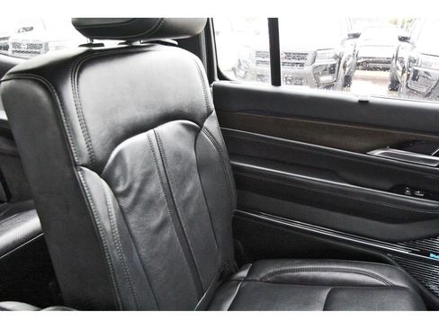 Used 2023 Jeep Grand Wagoneer 4WD image 13