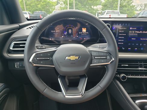 New 2026 Chevrolet Traverse LT w/ Sun and Wheel Package FWD image 17