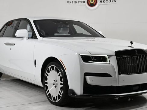 Used 2023 Rolls-Royce Ghost Black Badge w/ Black Badge Ghost Package image 38