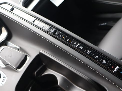 Certified 2022 Chevrolet Corvette Stingray Premium Conv w/ Z51 Performance Package image 28