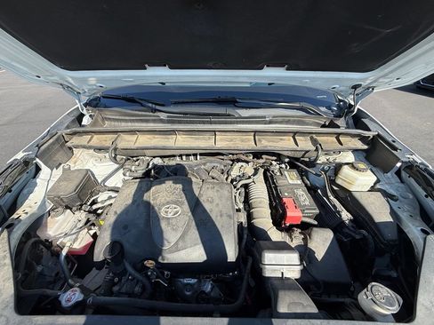 Used 2021 Toyota Highlander XLE FWD image 33