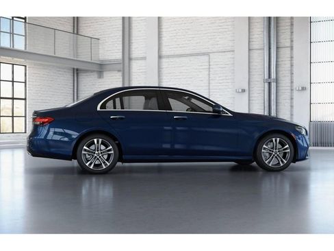 Used 2022 Mercedes-Benz E 350 4MATIC Sedan image 18