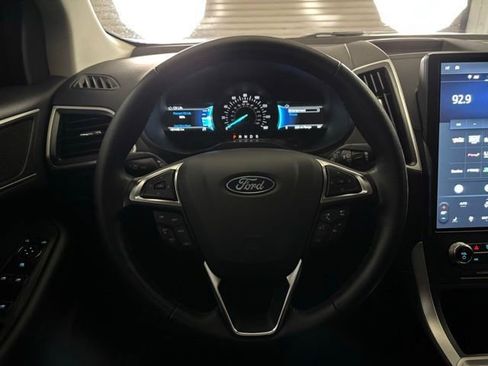 Used 2023 Ford Edge SEL image 15