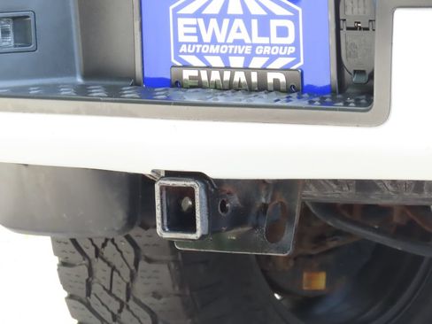 Used 2017 Nissan Titan PRO-4X w/ Pro-4x Convenience Package AWD/4WD image 15