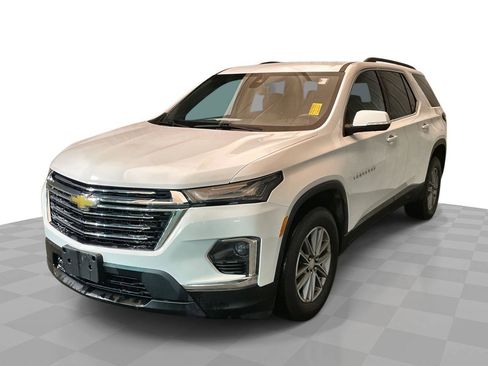 Used 2023 Chevrolet Traverse LT image 1