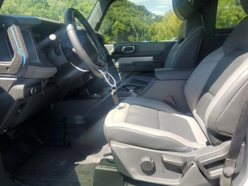 Used 2024 Ford Bronco Black Diamond image 6