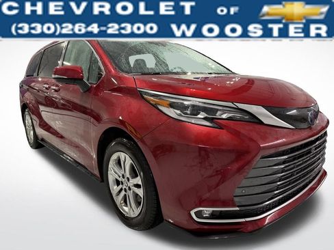 Used 2022 Toyota Sienna Platinum image 8