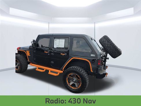 Used 2017 Jeep Wrangler Unlimited Rubicon w/ Connectivity Group AWD/4WD image 8