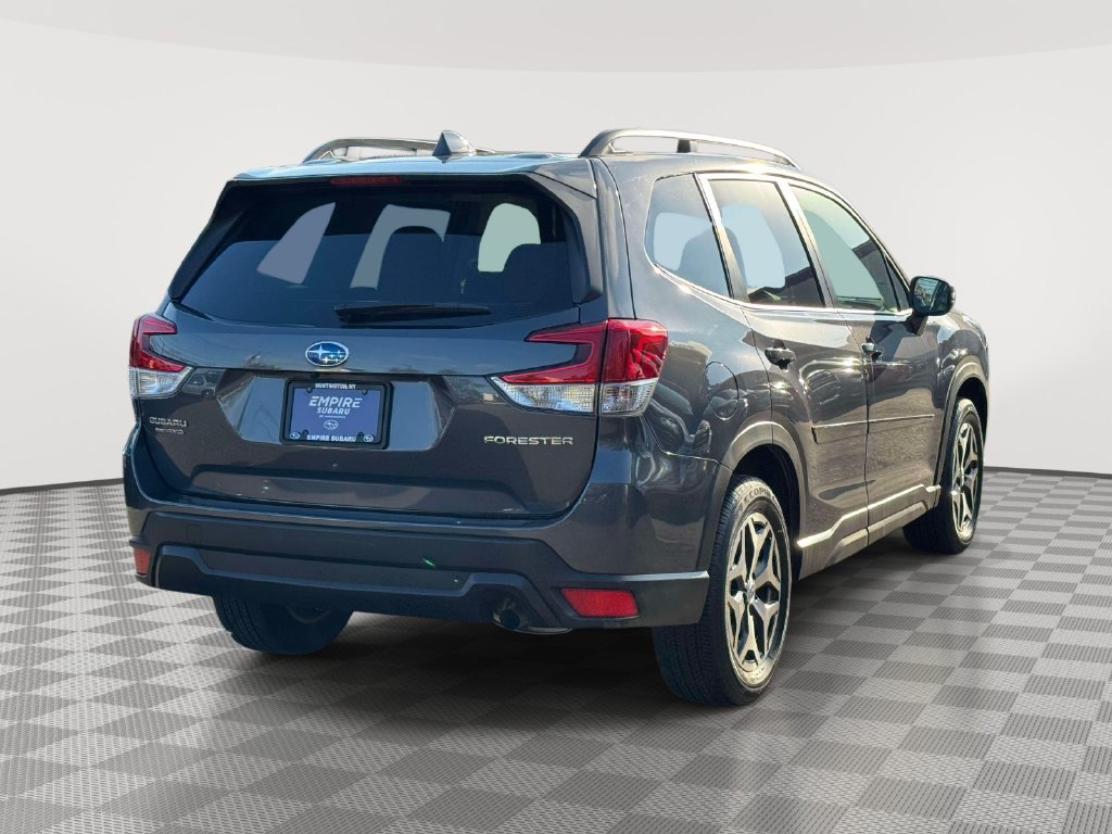 Used 2023 Subaru Forester Premium AWD/4WD image 5