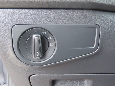 Used 2022 Volkswagen Tiguan S FWD image 25