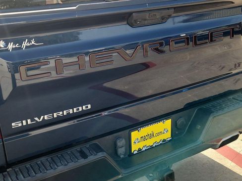 Used 2023 Chevrolet Silverado 1500 LT Trail Boss w/ LPO, Dark Essentials Package AWD/4WD image 29