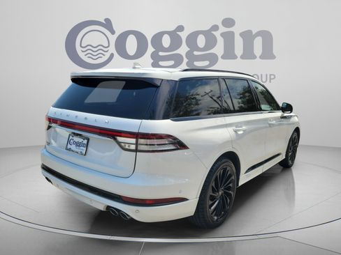 Used 2023 Lincoln Aviator Reserve w/ Equipment Group 201A RWD image 3