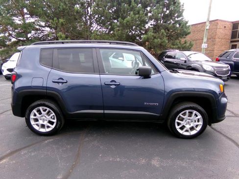 Used 2022 Jeep Renegade Latitude w/ Convenience Group image 5