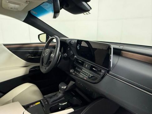 Used 2025 Lexus ES 300h w/ Premium Package image 35