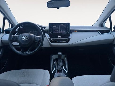 Used 2022 Toyota Corolla LE image 10