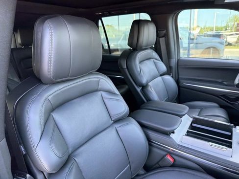 New 2026 Lincoln Navigator L Reserve AWD/4WD image 19