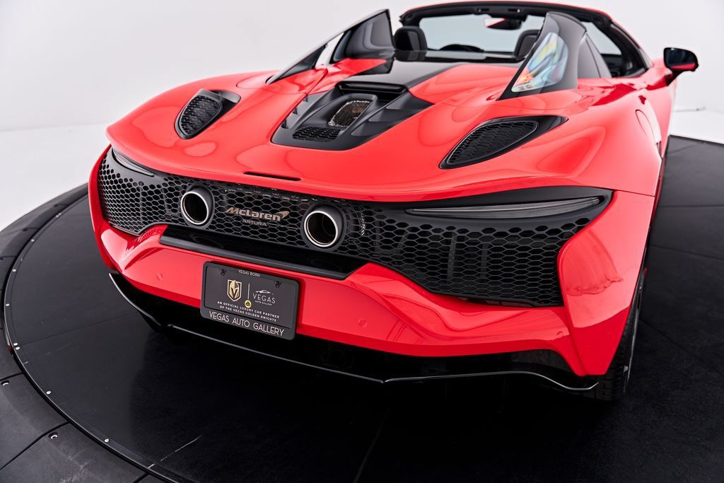 Used 2025 McLaren Artura Spider RWD image 34