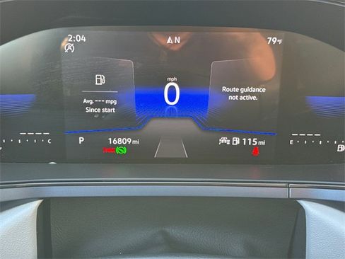 Certified 2023 Volkswagen Taos SE w/ Panoramic Sunroof Package image 32