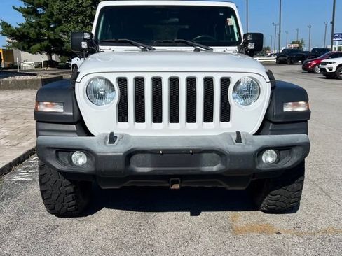 Used 2019 Jeep Wrangler Sport AWD/4WD image 3