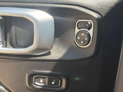 Used 2021 Jeep Wrangler Unlimited Sport AWD/4WD image 22