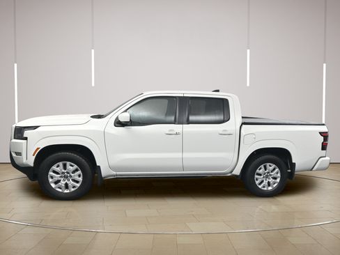 Used 2023 Nissan Frontier SV w/ SV Convenience Package RWD image 4
