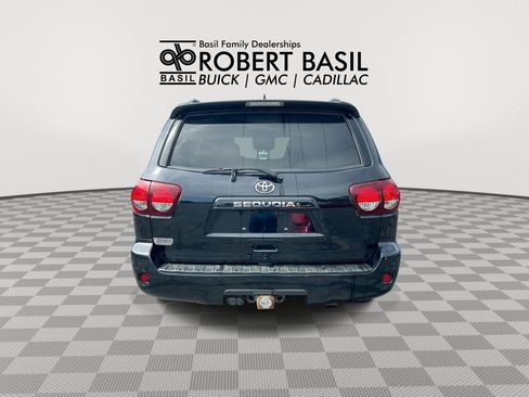 Used 2018 Toyota Sequoia TRD Sport AWD/4WD image 7