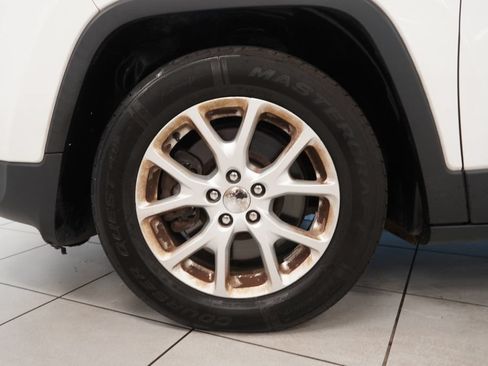 Used 2015 Jeep Cherokee Sport w/ Sport Appearance Group FWD image 15