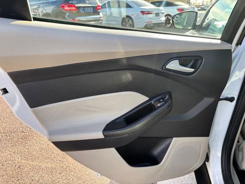 Used 2014 Ford Focus SE image 31