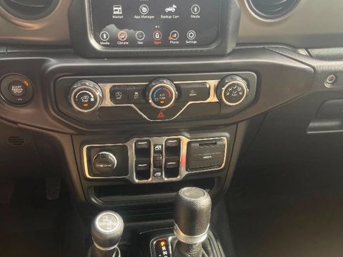 Used 2021 Jeep Wrangler Unlimited Sport AWD/4WD image 12