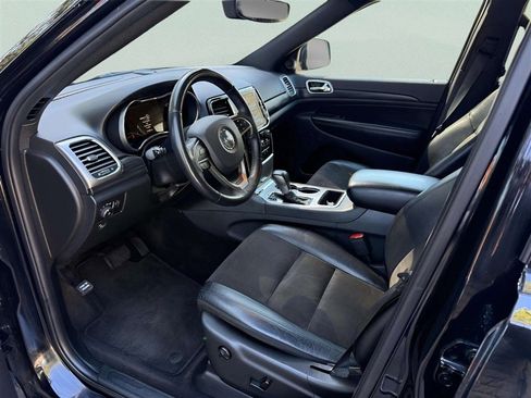 Used 2019 Jeep Grand Cherokee Altitude AWD/4WD image 14
