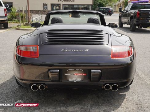 Used 2006 Porsche 911 Carrera 4 AWD/4WD image 6