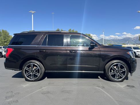 Used 2021 Ford Expedition Limited AWD/4WD image 6
