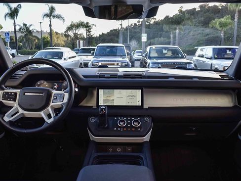 Used 2024 Land Rover Defender 110 S image 14