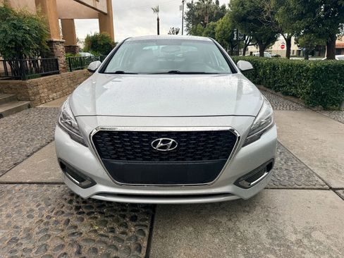 Used 2016 Hyundai Sonata SE FWD image 2