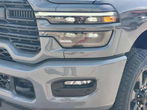 New 2026 RAM 2500 Laramie AWD/4WD image 9