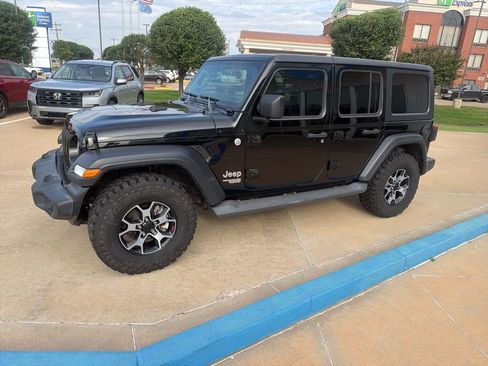Used 2018 Jeep Wrangler Unlimited Sport S AWD/4WD image 9