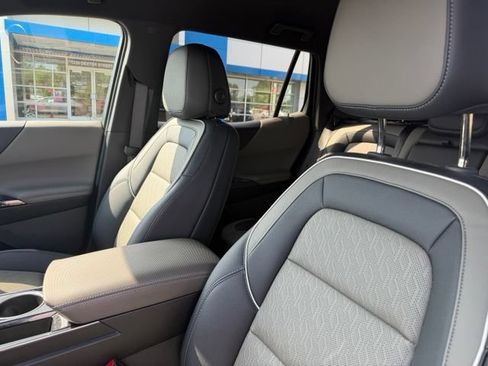 Used 2026 Chevrolet Equinox LT w/ Convenience Package II AWD/4WD image 11