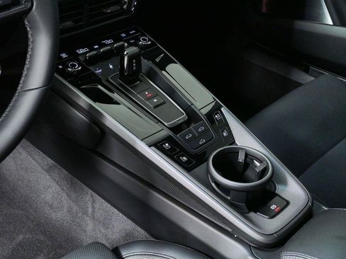 Used 2025 Porsche 911 Carrera RWD image 19