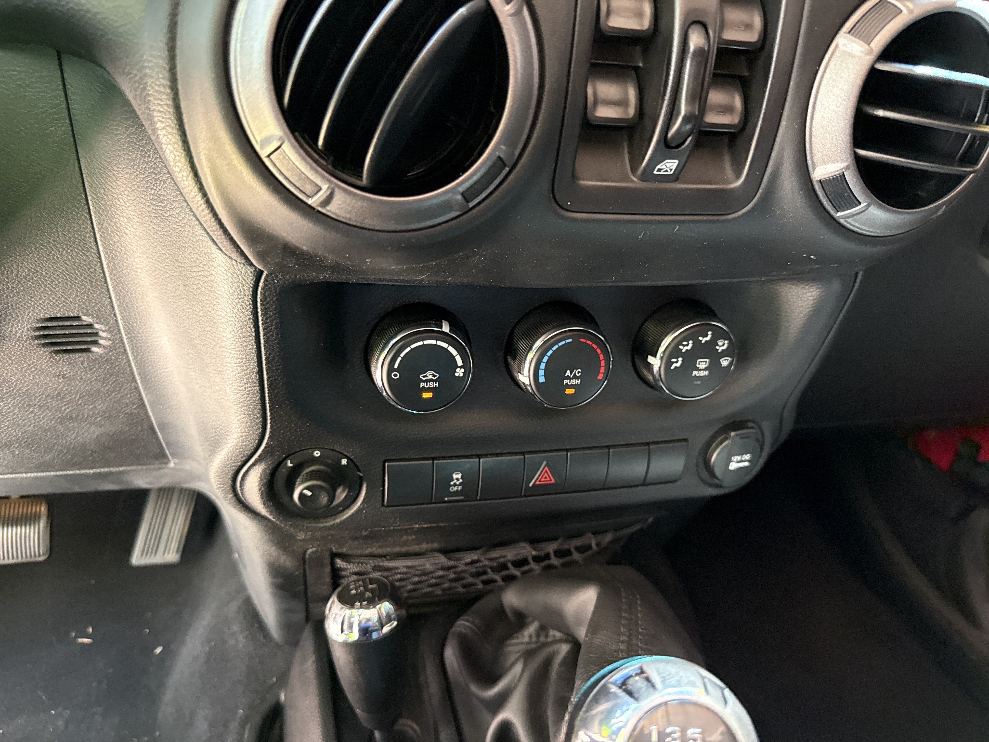 Used 2018 Jeep Wrangler Unlimited Sport S AWD/4WD image 29