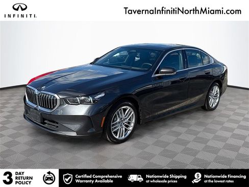 Used 2024 BMW 530i xDrive image 1