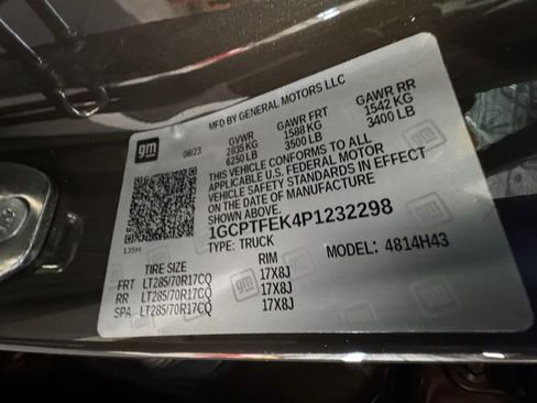 Used 2023 Chevrolet Colorado ZR2 w/ ZR2 Convenience Package III image 27