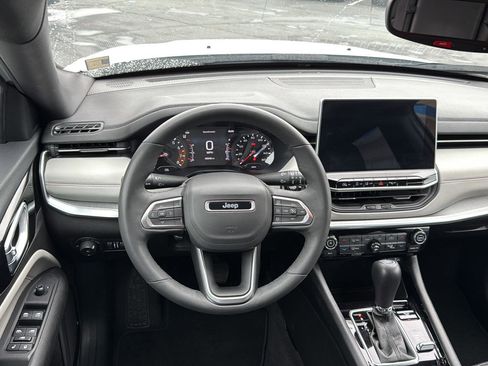 Used 2025 Jeep Compass Limited AWD/4WD image 23