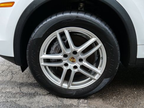 Used 2016 Porsche Cayenne image 87