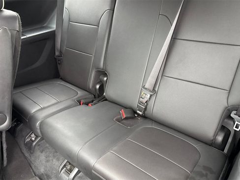 Used 2023 Chevrolet Traverse Premier image 23