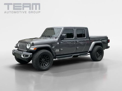 Used 2021 Jeep Gladiator Overland w/ Cold Weather Group AWD/4WD image 3